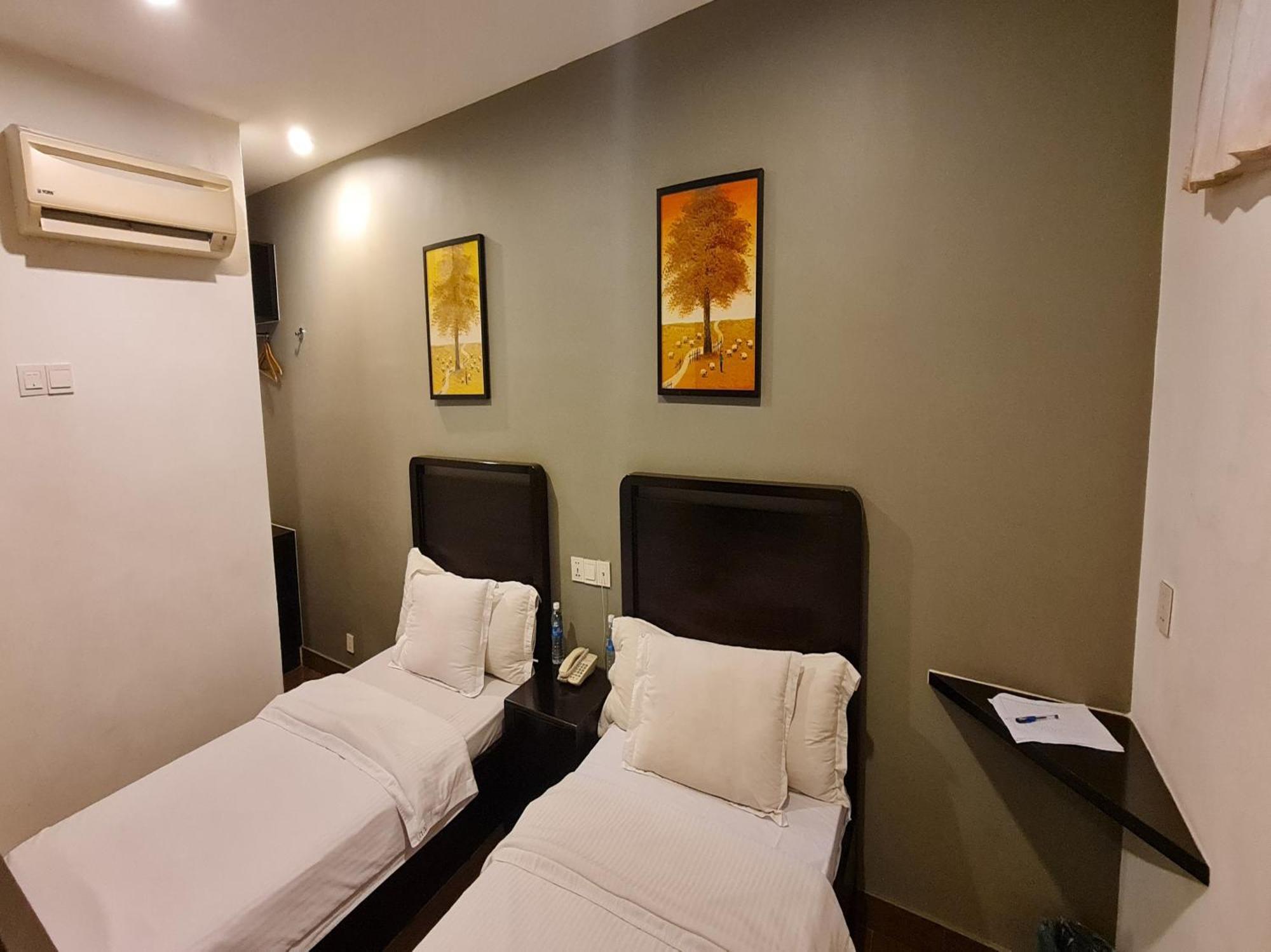 O Crossroads Hotel