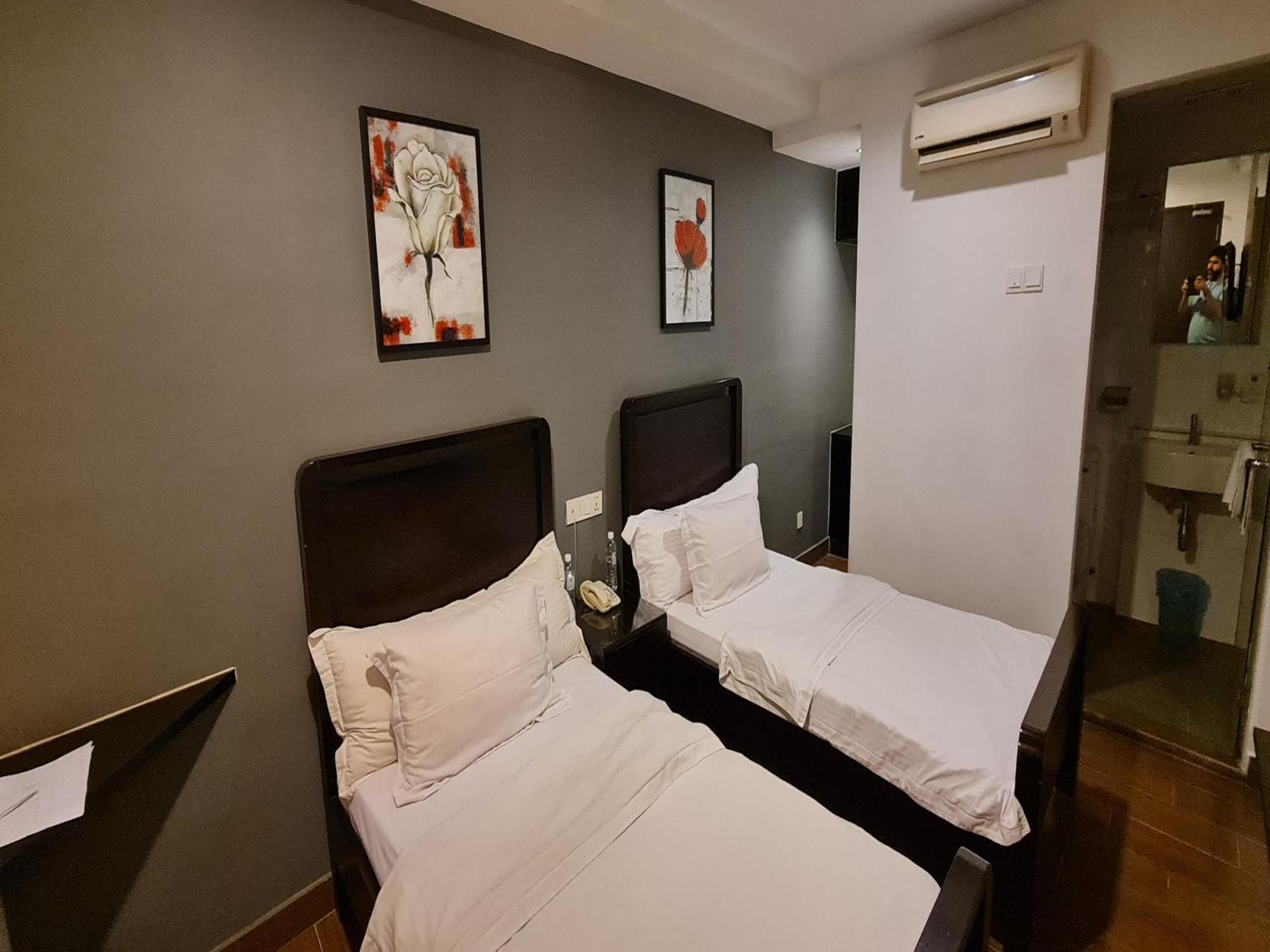 O Crossroads Hotel